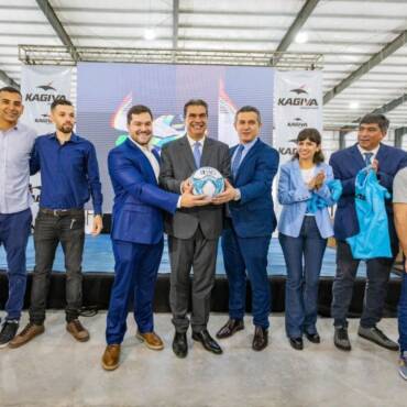 Inauguran una fábrica que producirá 50.000 pelotas deportivas por mes en Chaco